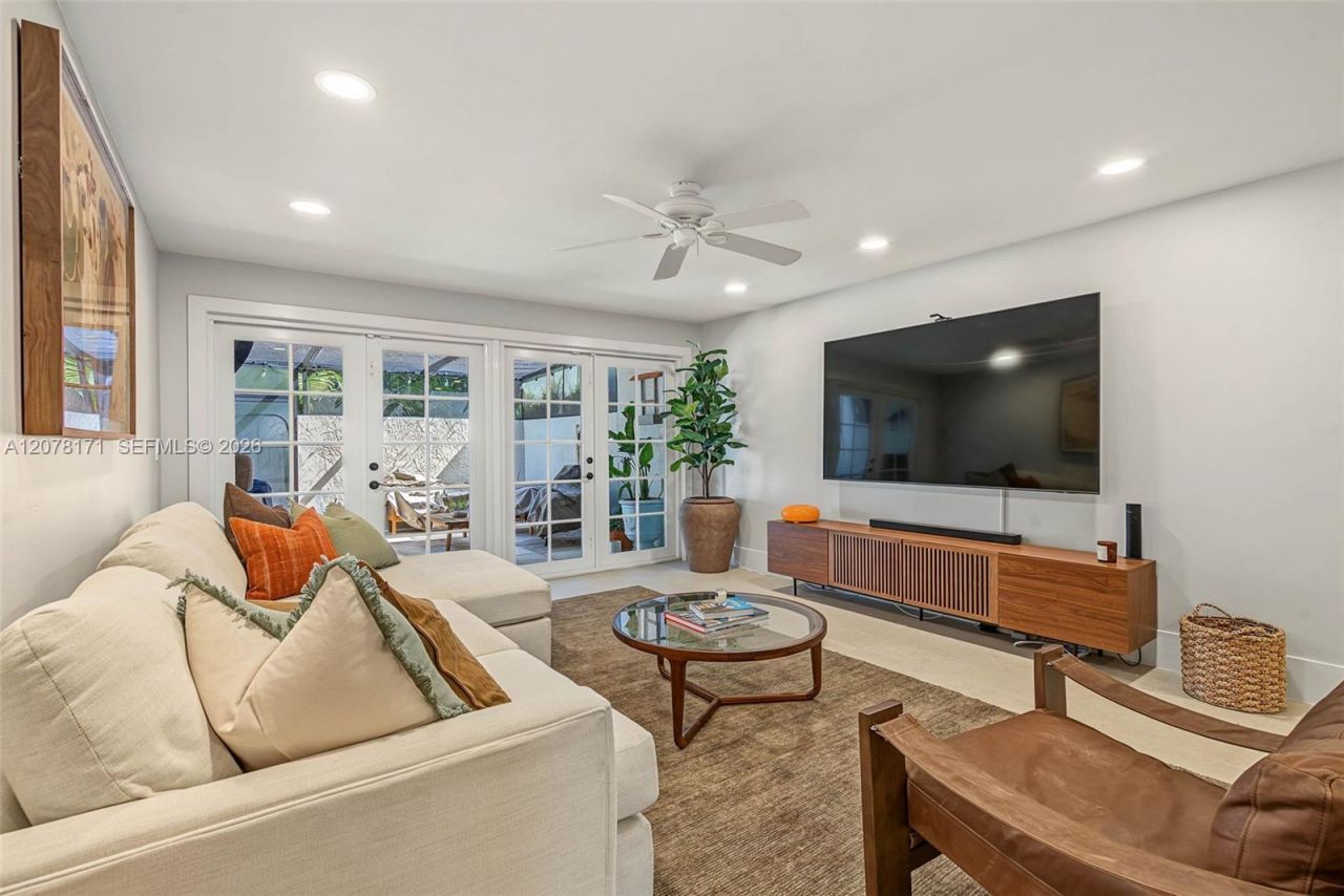 825 SE 2nd St , Unit 825, Fort Lauderdale, FL 33301 Photo