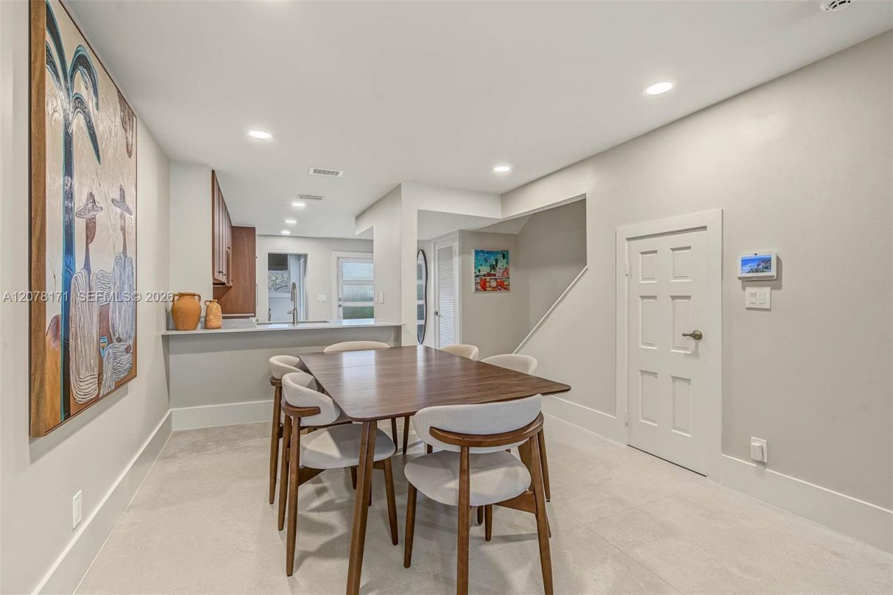 825 SE 2nd St , Unit 825, Fort Lauderdale, FL 33301 Photo