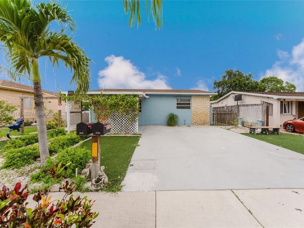 5737 Grant St , Hollywood, FL 33021