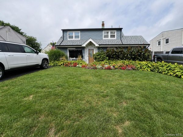 107 Azalea Road , Levittown, NY 11756
