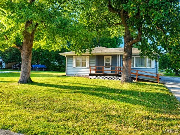 208 Mary Street , Hardin, IL 62047