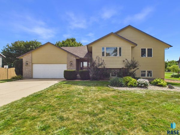 505 Herman Cir, Tea, SD 57064