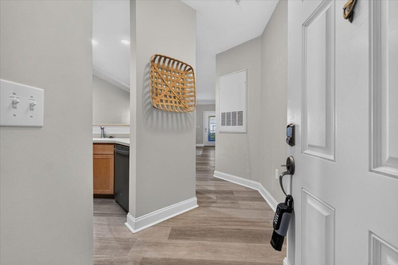 1307 Basildon Road Photo 5