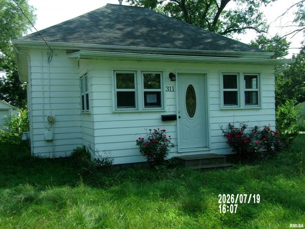 311 W ILLINOIS Street, Assumption, IL 62510