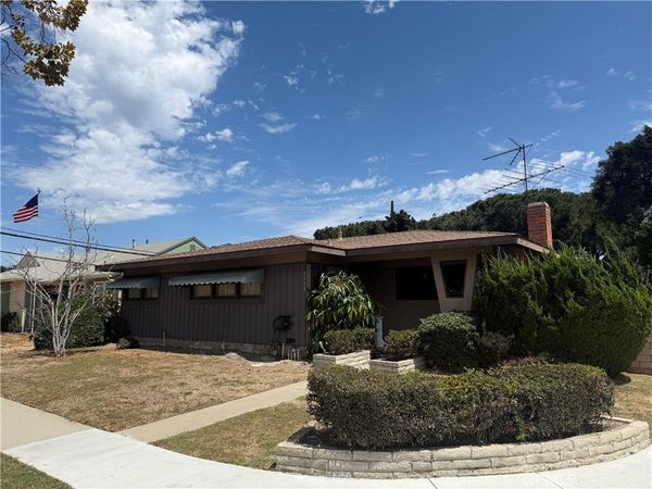 2002 N Studebaker, Long Beach, CA 90815