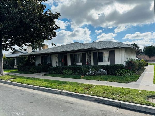 7612 Amazon, Unit 2, Huntington Beach, CA 92647