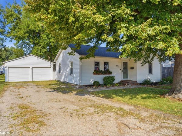 815 N 8th Avenue, Washington, IA 52353
