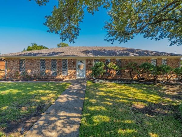 141 Villa Park Drive, Highland Village, TX 75077