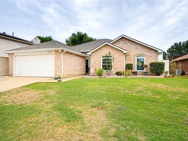 3302 Cliff Oaks Drive , Corinth, TX 76210