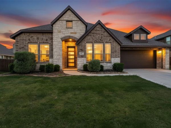 1007 Creekhaven Lane, Mansfield, TX 76063