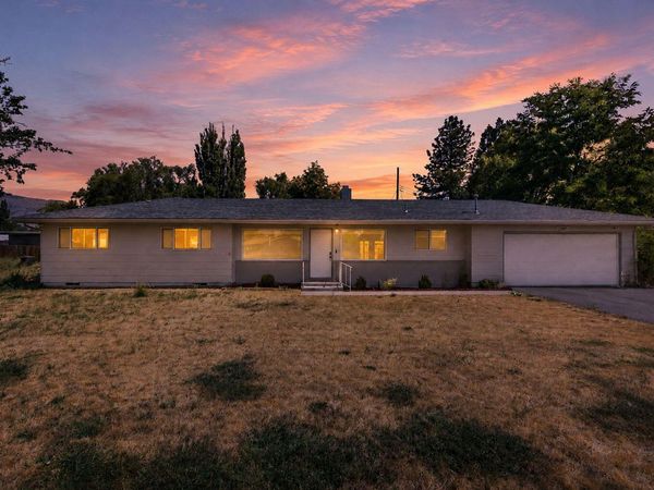 3267 Hope Street, Klamath Falls, OR 97603