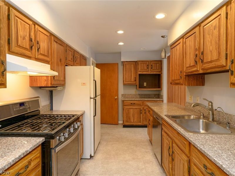 1397 W Sprague Road, Broadview Heights, OH 44147 Photo 8