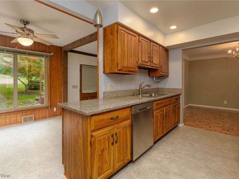 1397 W Sprague Road, Broadview Heights, OH 44147 Photo 9