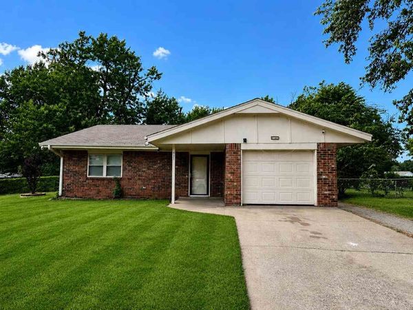 421 Stansbury Street, Perkins, OK 74059