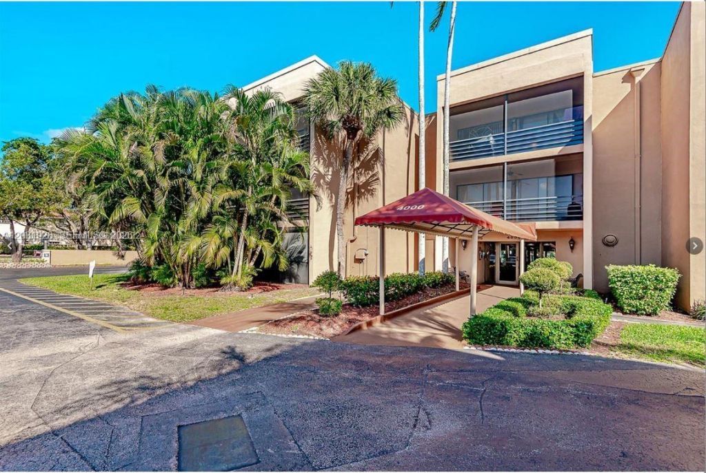 4000 N Hills Dr, Unit 29, Hollywood, FL 33021 Photo