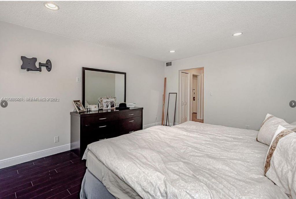 4000 N Hills Dr, Unit 29, Hollywood, FL 33021 Photo
