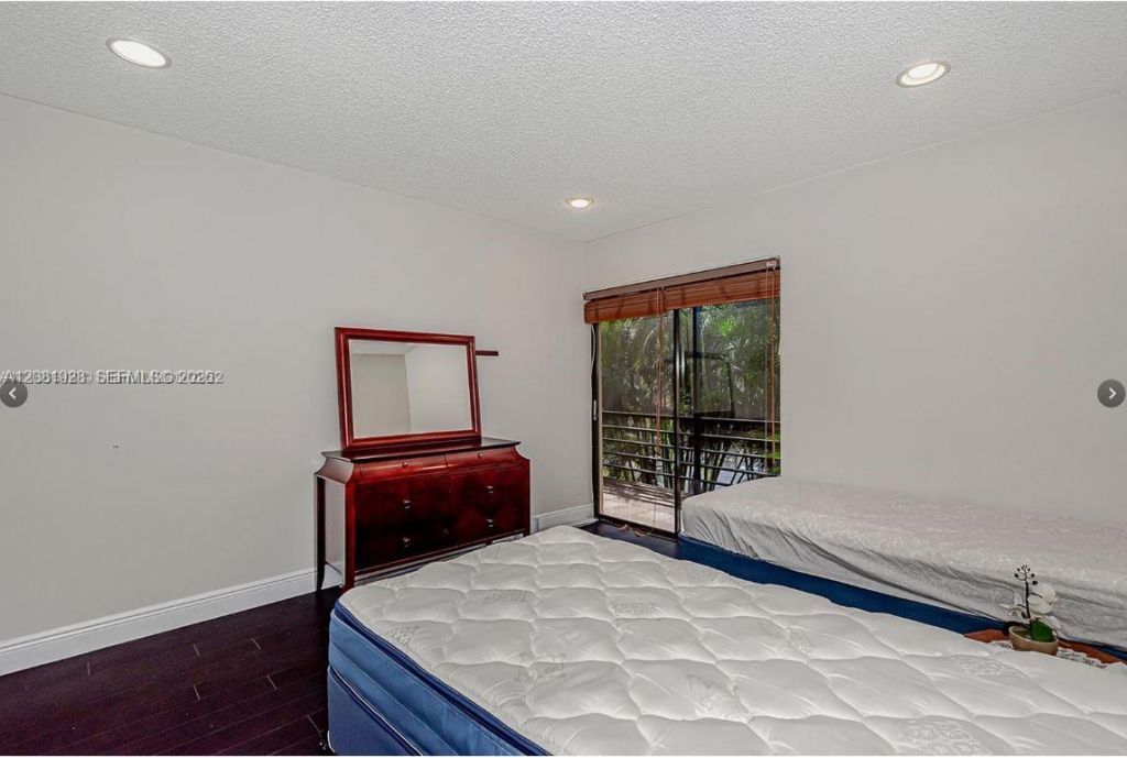 4000 N Hills Dr, Unit 29, Hollywood, FL 33021 Photo