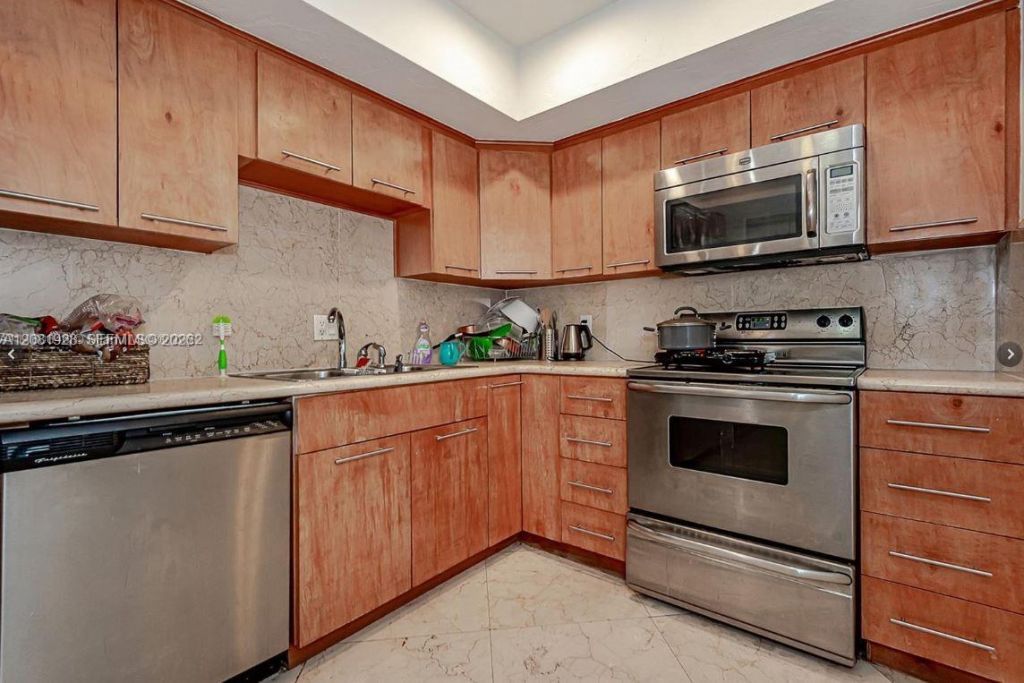 4000 N Hills Dr, Unit 29, Hollywood, FL 33021 Photo
