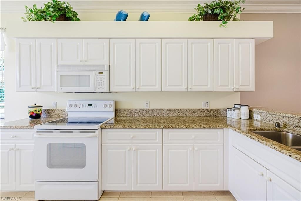 10391 Butterfly Palm Dr, Unit 1021, Fort Myers, FL 33966 Photo