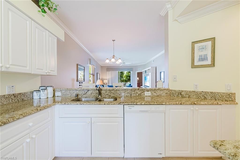 10391 Butterfly Palm Dr, Unit 1021, Fort Myers, FL 33966 Photo