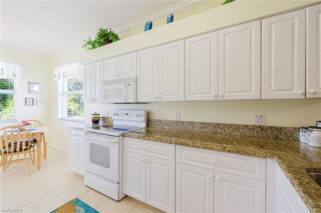 10391 Butterfly Palm Dr, Unit 1021, Fort Myers, FL 33966 Photo