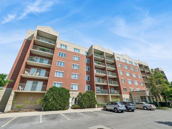 7400 Lincoln Avenue , Unit 504, Skokie, IL 60076