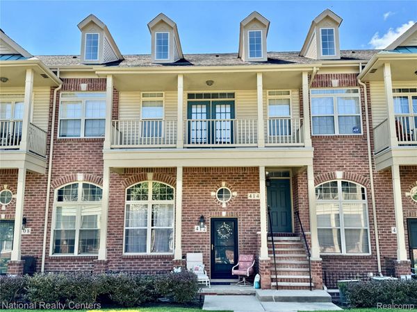 414 Old Pine Way, Unit 136, Walled Lake, Mi 48390