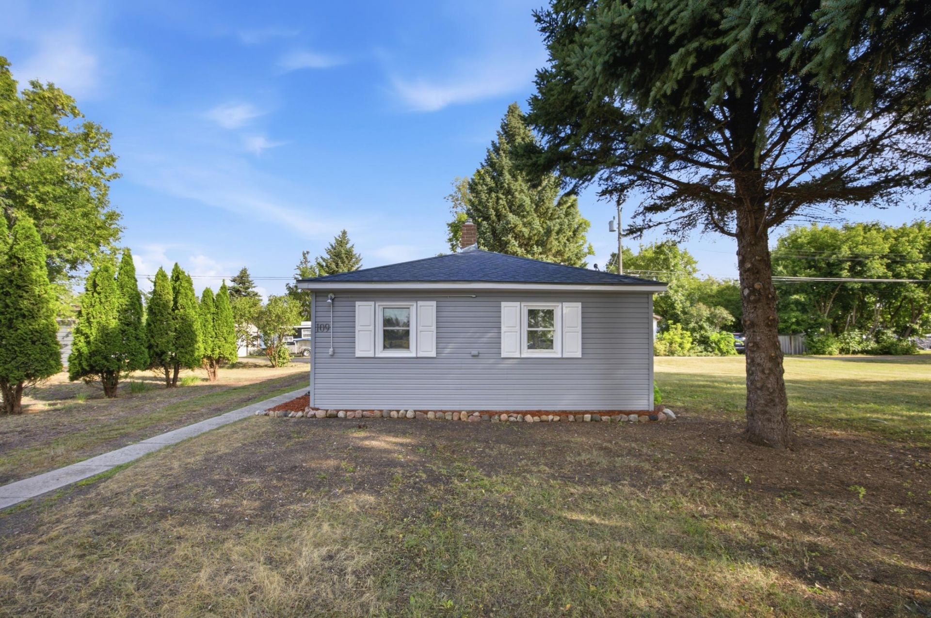 109 2nd Avenue SW primary photo