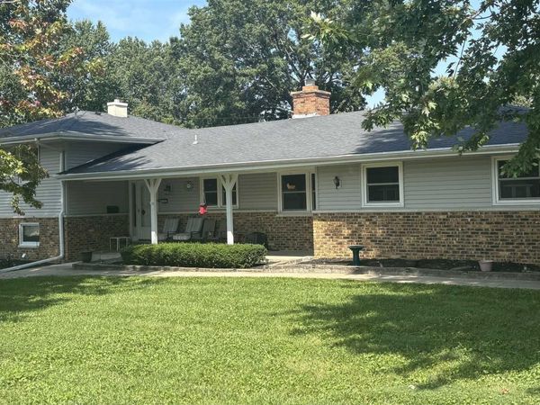 145 CIRCLE Drive, Galesburg, IL 61401