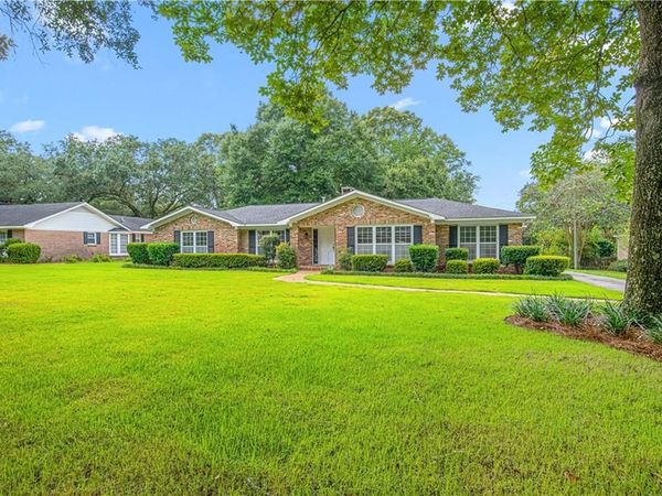 604 Cumberland Road E, Mobile, AL 36608