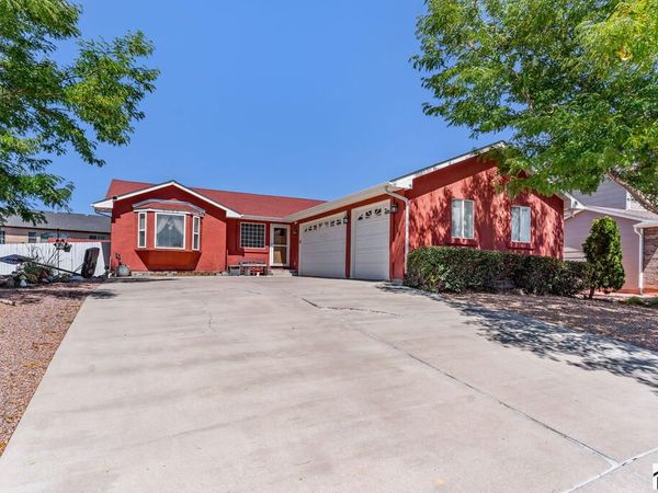 5153 Crested Hill, Pueblo, CO 81008