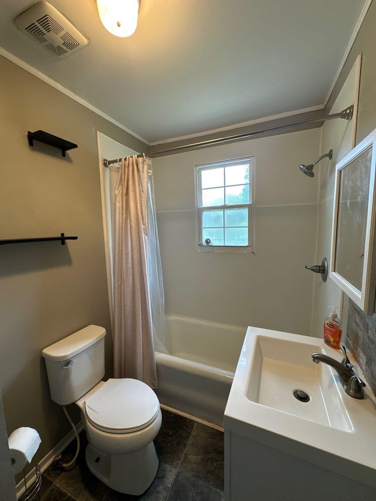 106 Roosevelt Drive Photo 17