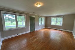 106 Roosevelt Drive photo 4