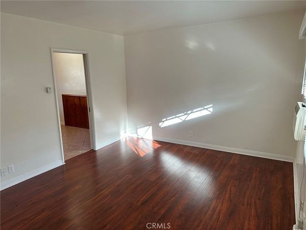 611 E Santa Anita Avenue, Burbank, CA 91501