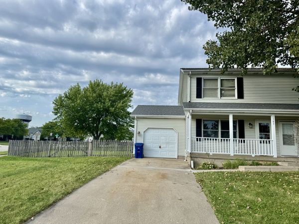 1383 Moluf Street , DeKalb, IL 60115