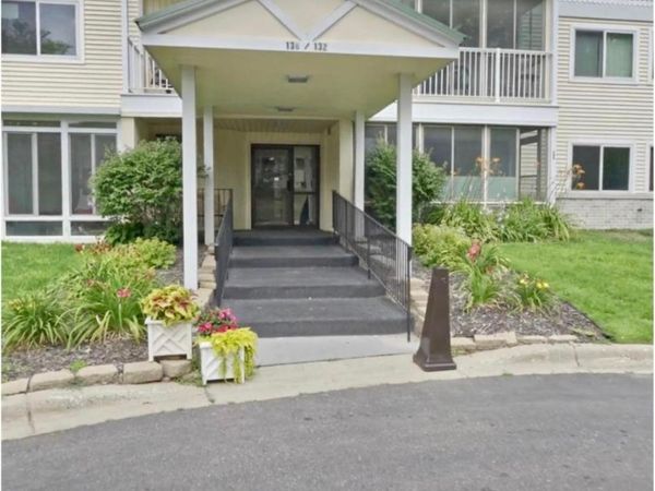 132 Demont Avenue E, Unit 326, Little Canada, MN 55117