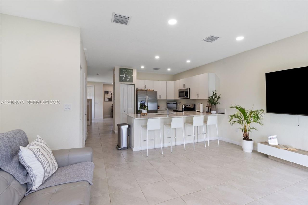 11410 W 34th Way , Hialeah, FL 33018 Photo