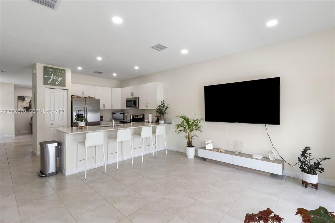 11410 W 34th Way , Hialeah, FL 33018 Photo