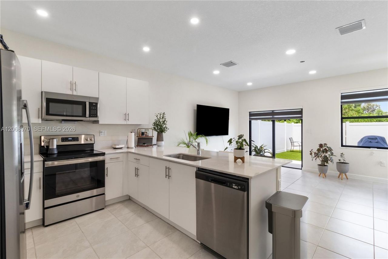 11410 W 34th Way , Hialeah, FL 33018 Photo