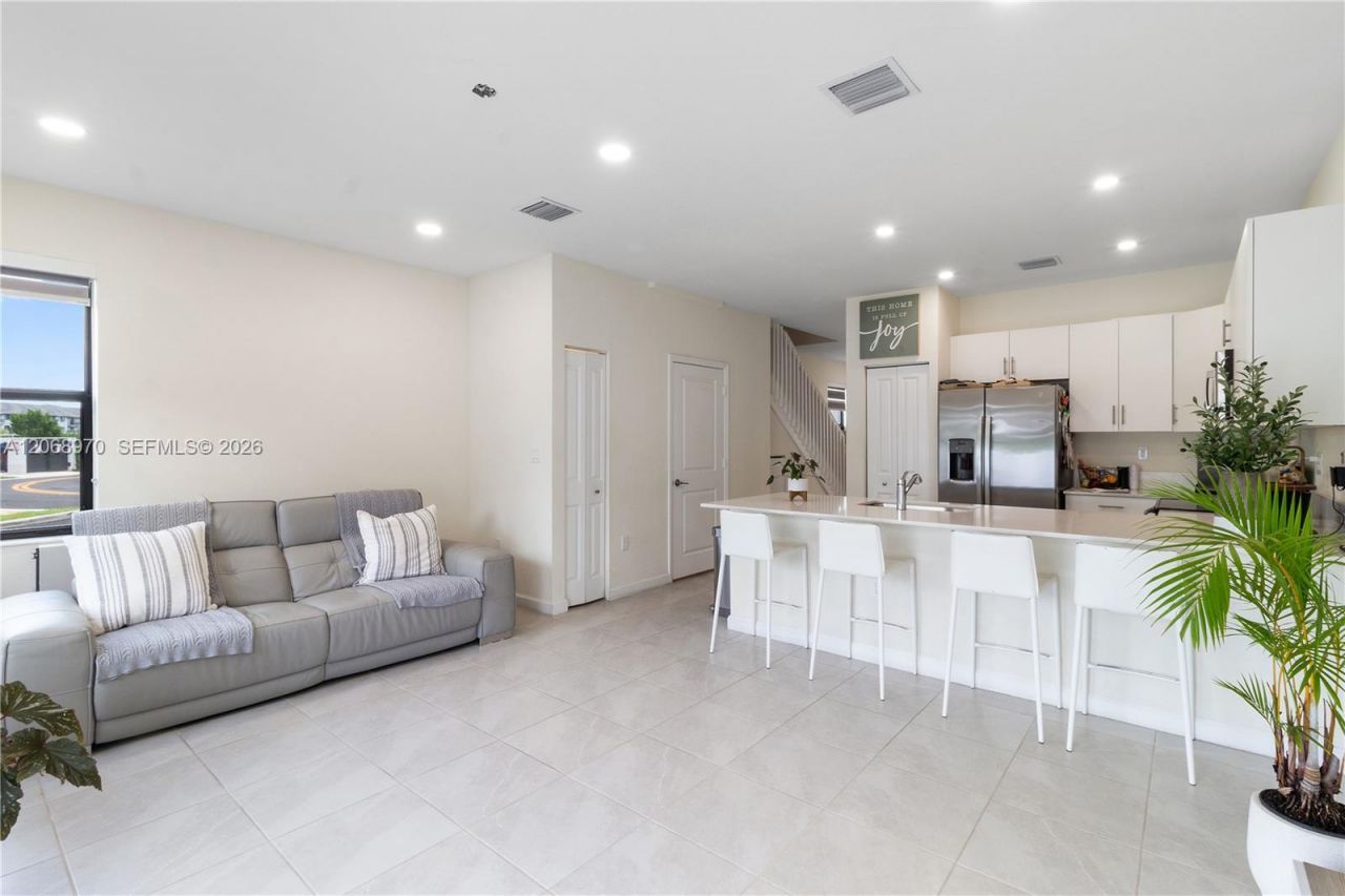 11410 W 34th Way , Hialeah, FL 33018 Photo