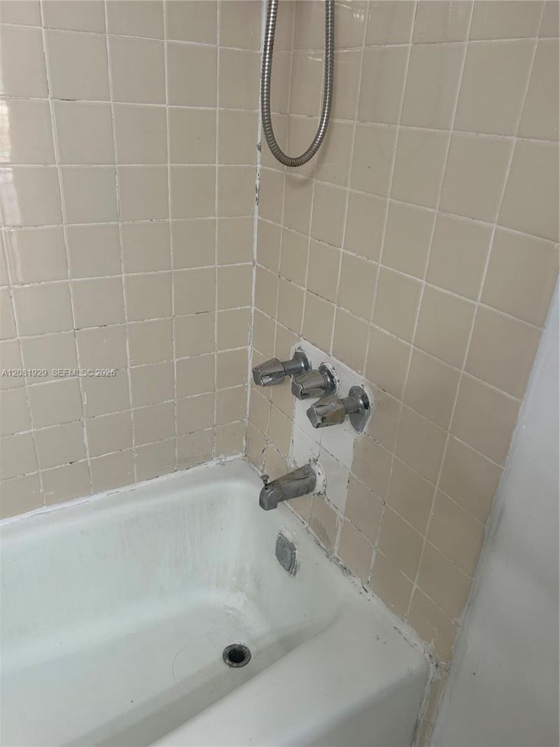 18111 NW 68th Ave, Unit F106, Hialeah, FL 33015 Photo