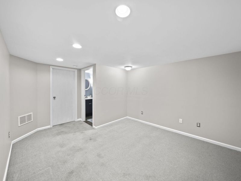 5626 Blendonridge Drive, Unit 90C, Columbus, OH 43230 Photo 22