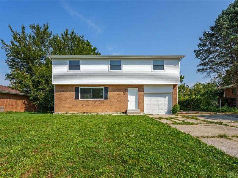4889 Becker Drive, Dayton, OH 45417 Photo 2