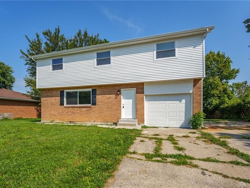 4889 Becker Drive, Dayton, OH 45417 Photo 3