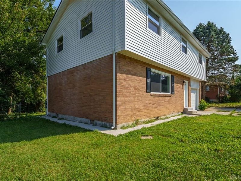 4889 Becker Drive, Dayton, OH 45417 Photo 4
