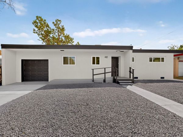 410 Adams Street NE, Albuquerque, NM 87108