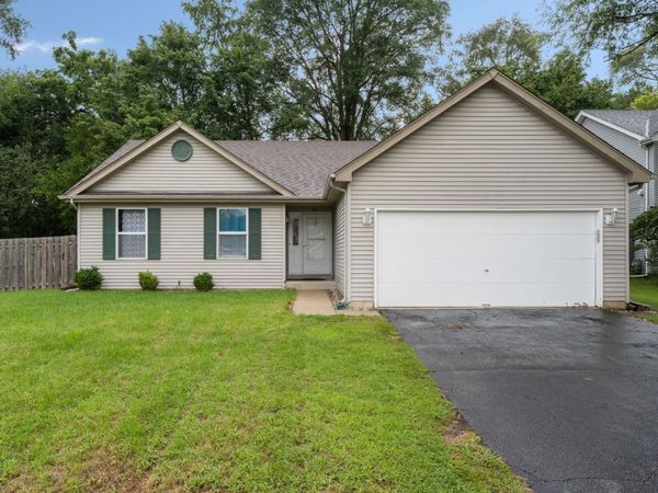 409 Vana Drive , Carpentersville, IL 60110
