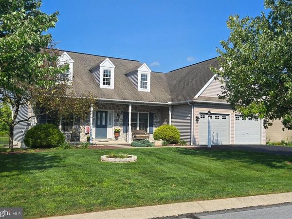 171 COPPER BEECH LANE , WOMELSDORF, PA 19567