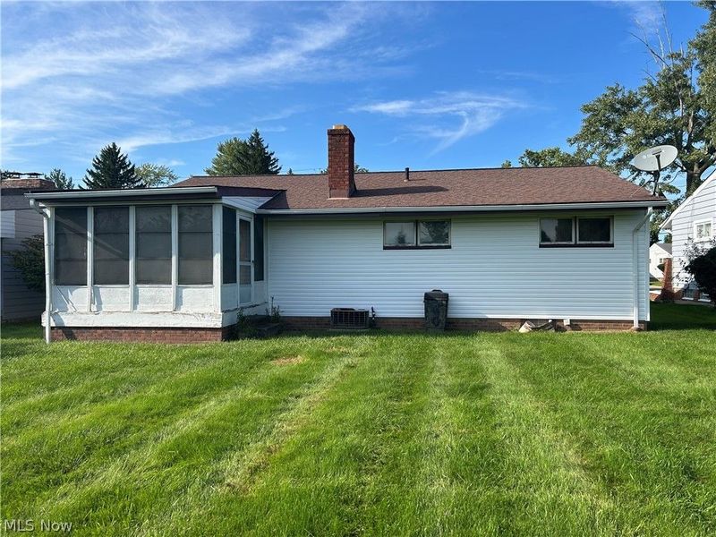 20504 Alameda Parkway, Highland Hills, OH 44128 Photo 2
