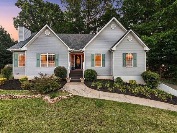 1086 Fieldstone Drive, Canton, GA 30114